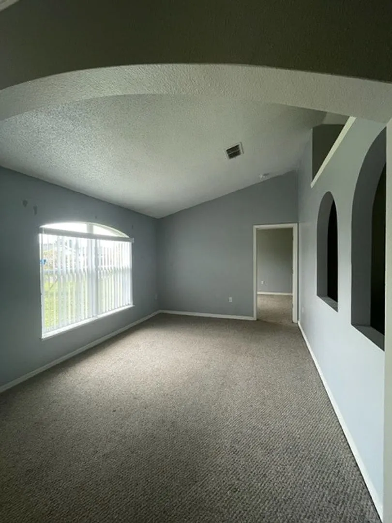 Building Photo - 819 Ognon Ct
