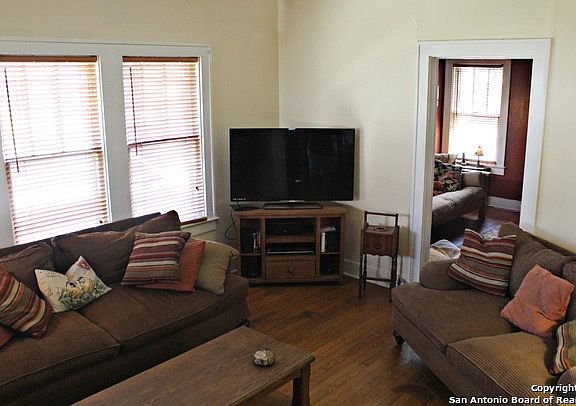4th image of 210 W Formosa Blvd