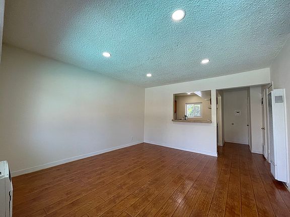 3rd image of 915 E Palmer Ave #0