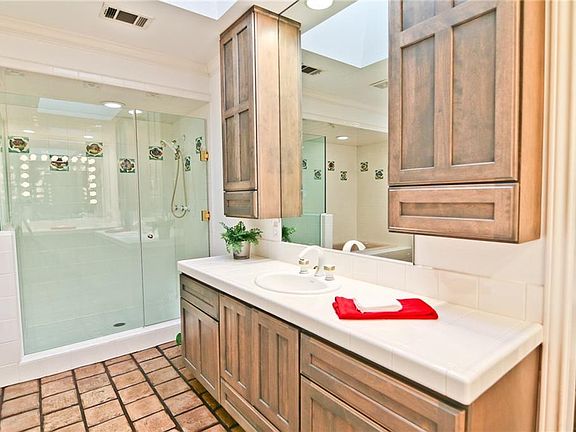 5th image of 2503 W Prairie Creek Dr