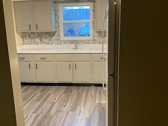 3rd image of 516 Karns Dr #D