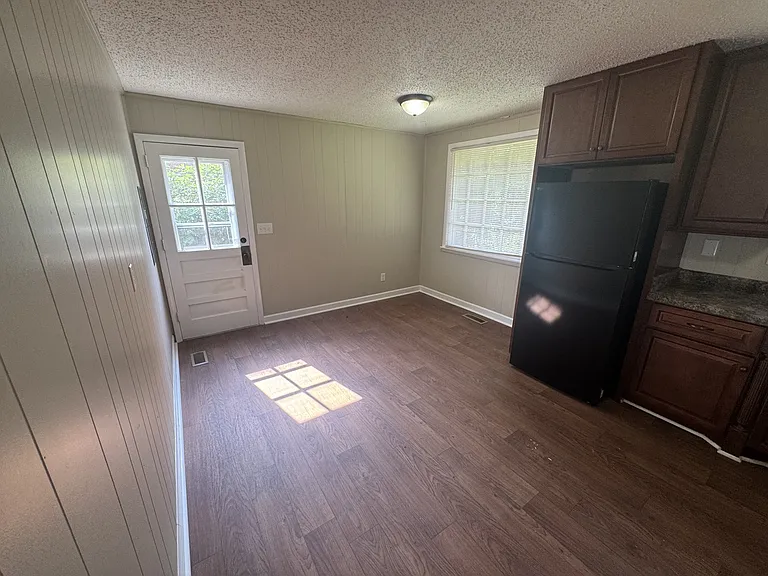 104 Noel Ln — Photo 4