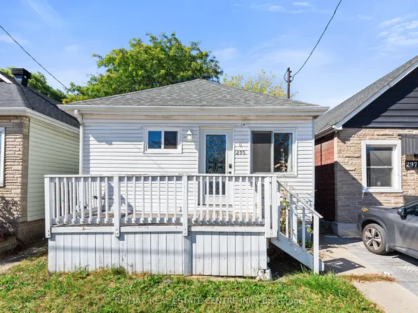 295 Strathearn Ave, Grimsby, ON L3M 3A5