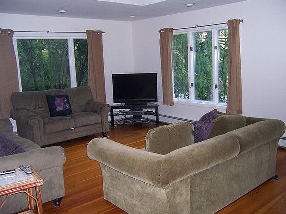 2nd image of 559 Washington Ave