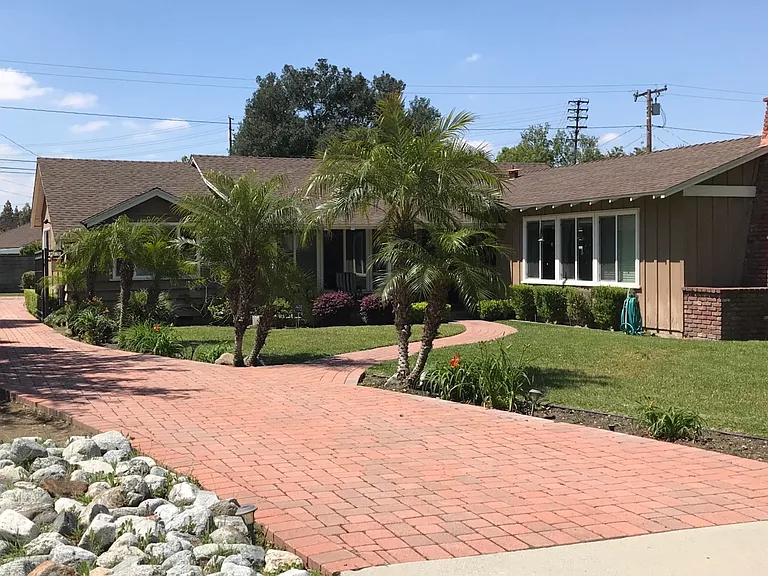 320 E Colorado Blvd — Photo 7