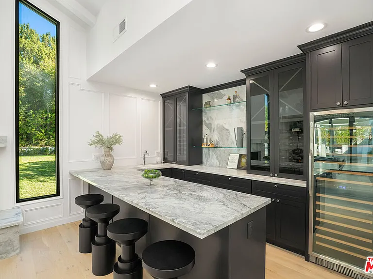 4608 Westchester Dr — Photo 14