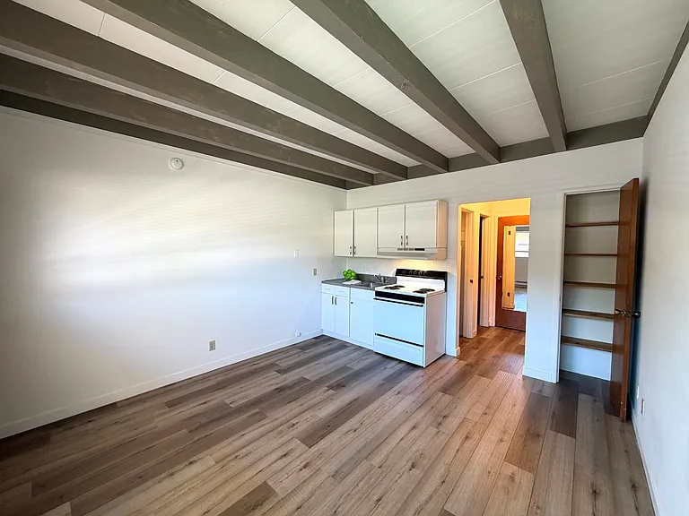 116 Ward St #6 — Photo 3
