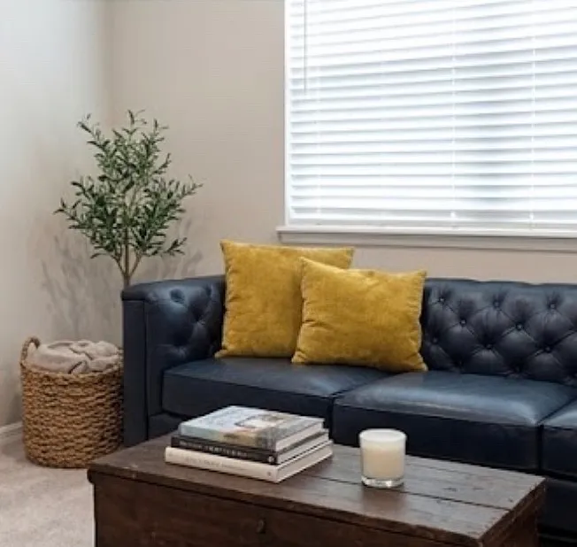 Studio, 420 sqft, $1,700 — Photo 2