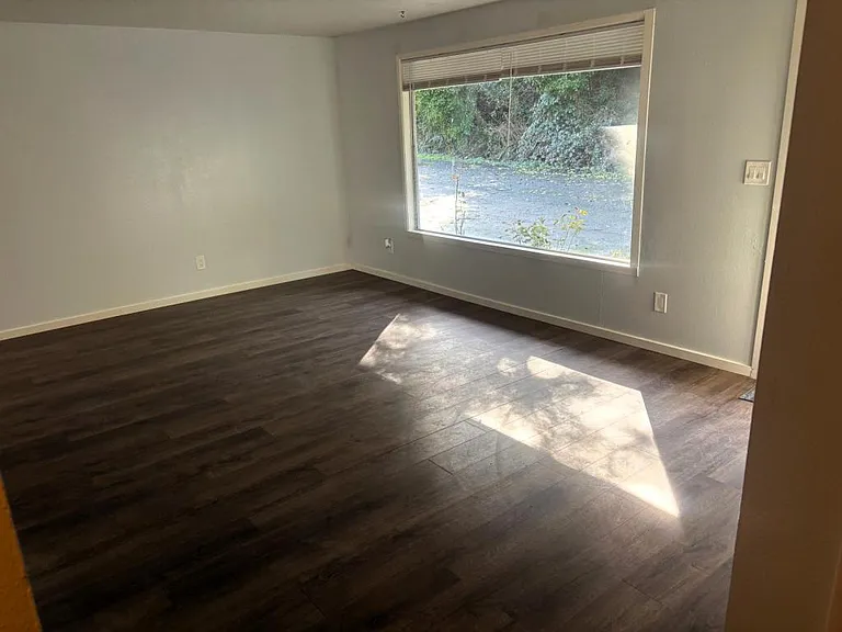 870 Kruse Ave — Photo 5