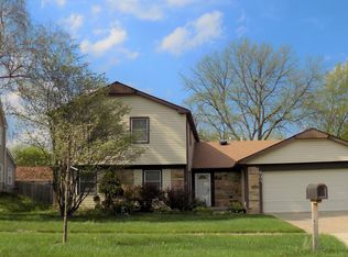 904 Country Ln, Buffalo Grove, IL 60089