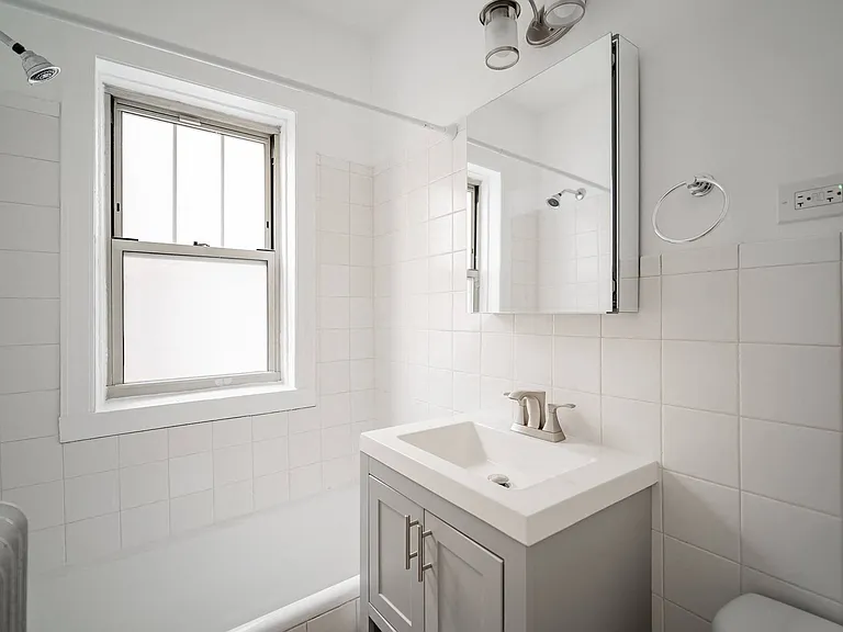 2450-58 W. Wilson/4601-11 N. Campbell — Photo 11