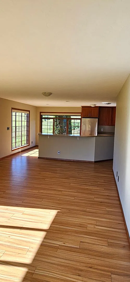 Beautiful and spacious 55+ unit in Bow — Photo 3