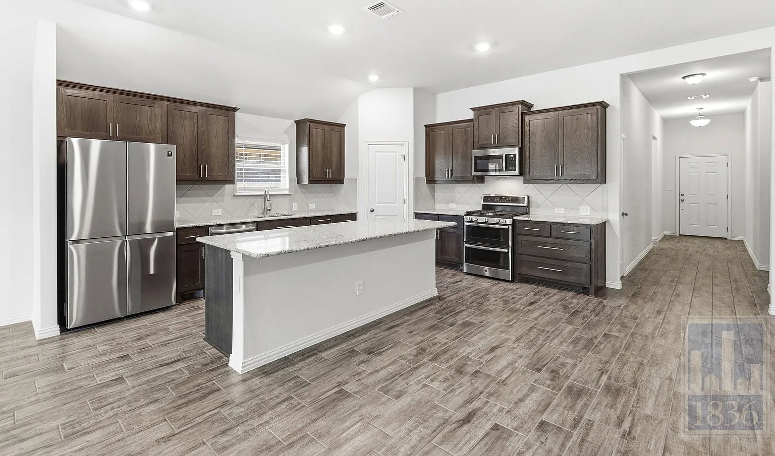 3 bed, 2.5 bath, 2121 sqft, $2,450 — Photo 2
