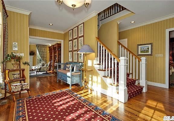 4th image of 89 5th St