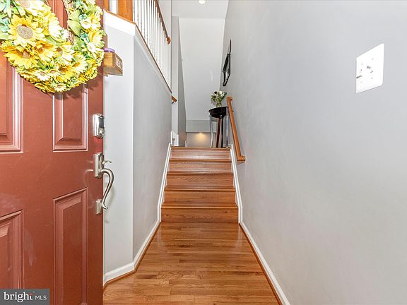 5th image of 725 Hidden Oak Ln
