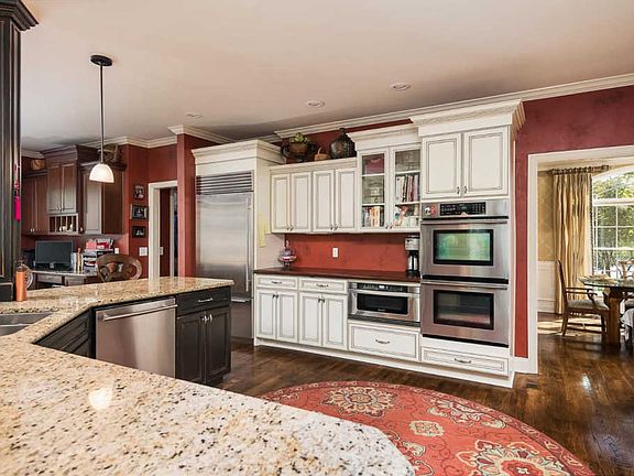 3rd image of 2513 Pascoli Pl