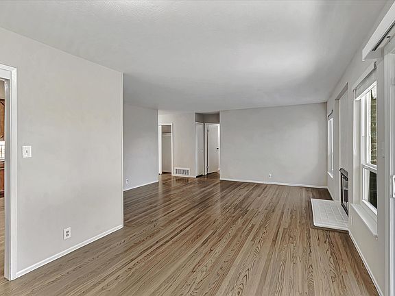 5th image of 3703 Farm Hill Blvd