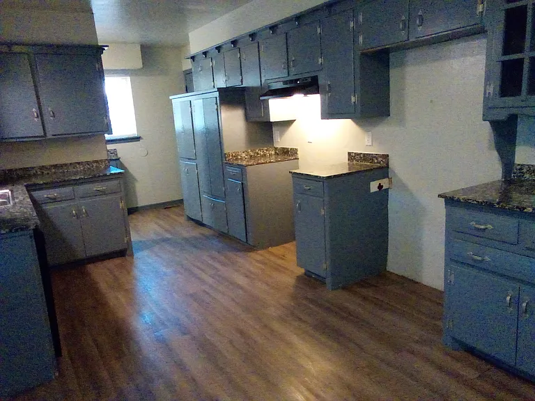 1318 SW 42nd St — Photo 2