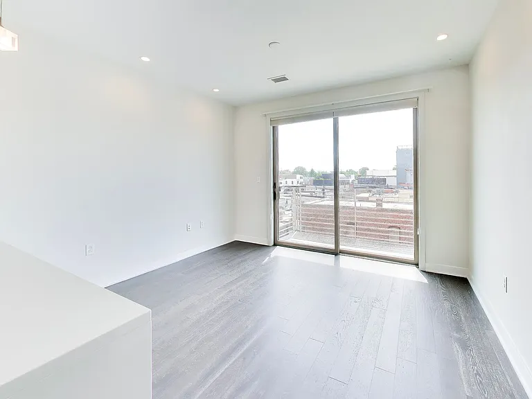 1350 Maryland Ave NE #316 — Photo 6