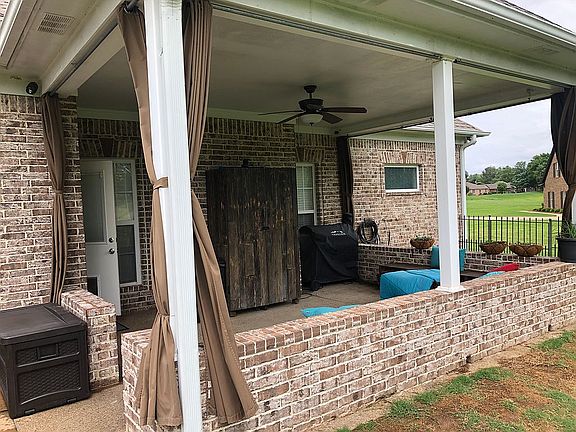 5th image of 2380 Augusta Dr