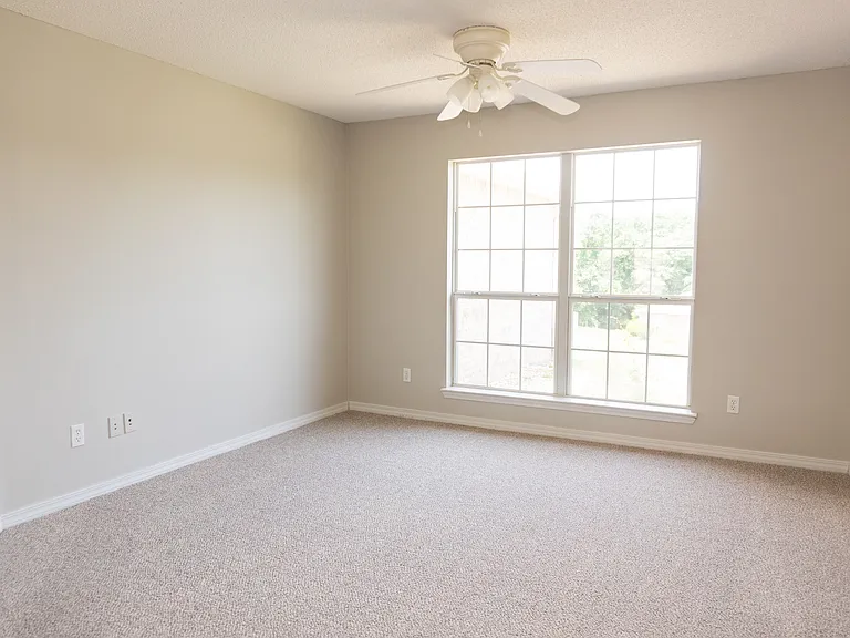 465 Jillian Dr — Photo 10