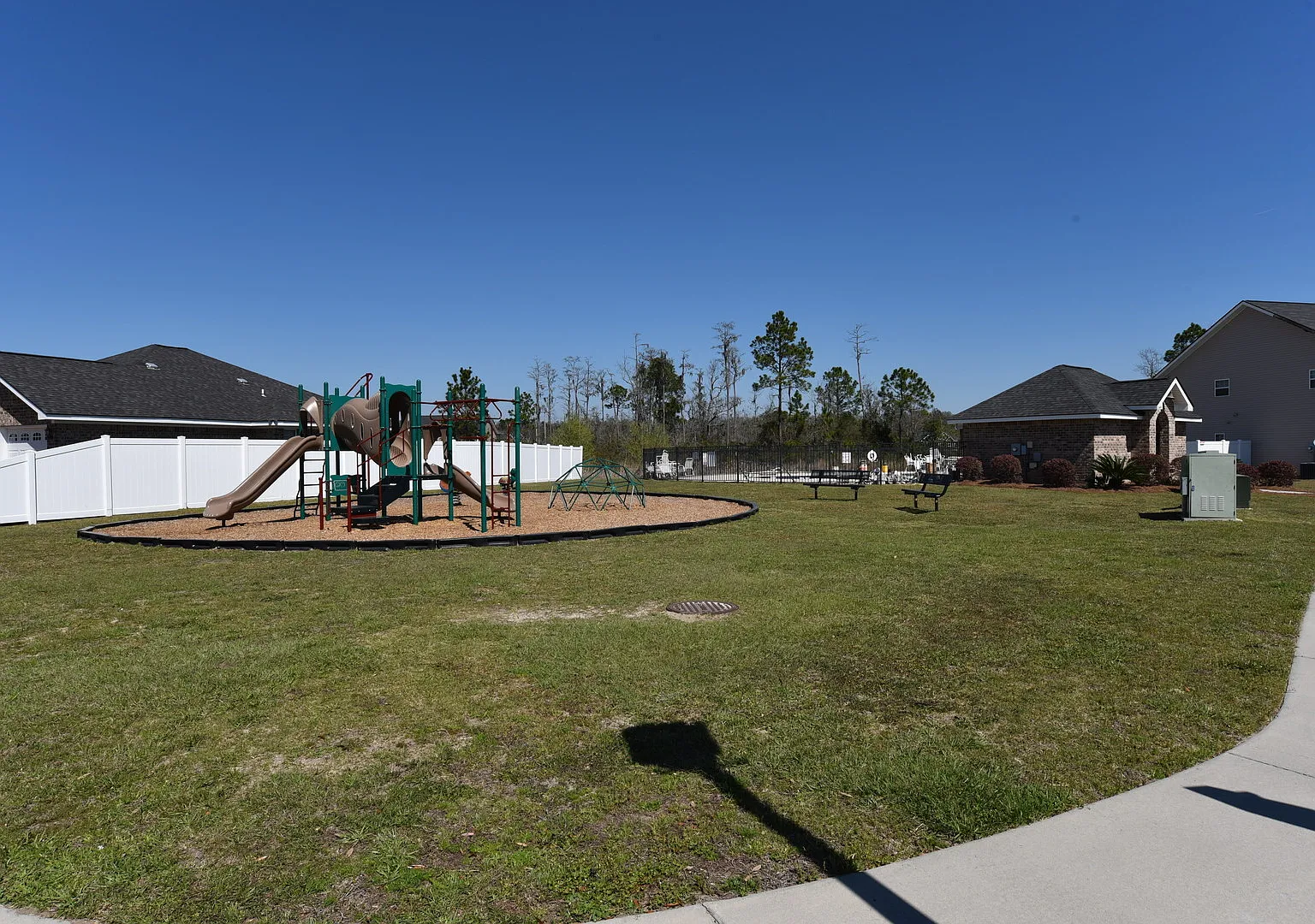 3 Br, 2 1/2 Ba Home In Griffin Park, Hinesville, GA — Photo 3