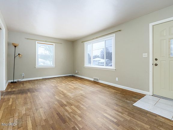 5th image of 246 Briarhill Dr