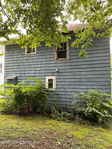 5th image of 30 Vanwyck Street
