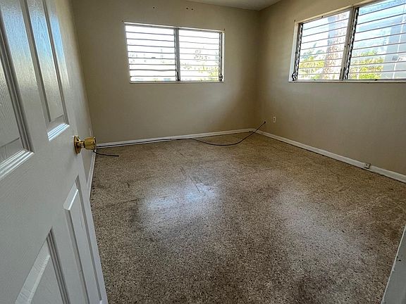5th image of 3612 Iroquois Ave