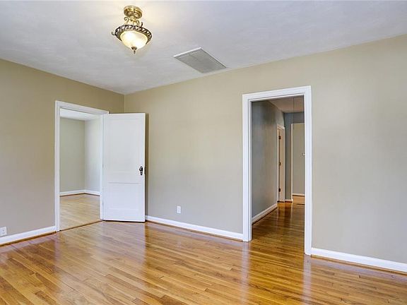 5th image of 4515 Griffin St