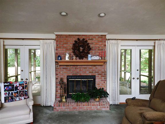 3rd image of 2904 Carnaby Ct