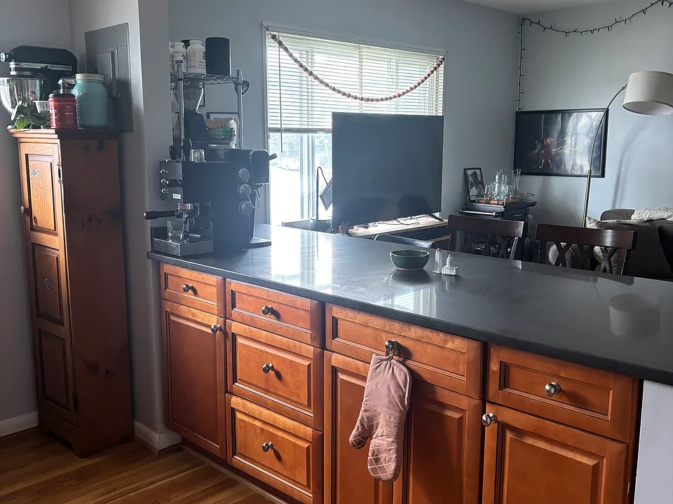 2400 Langston Blvd #204