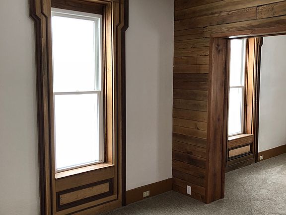5th image of 306 W South St