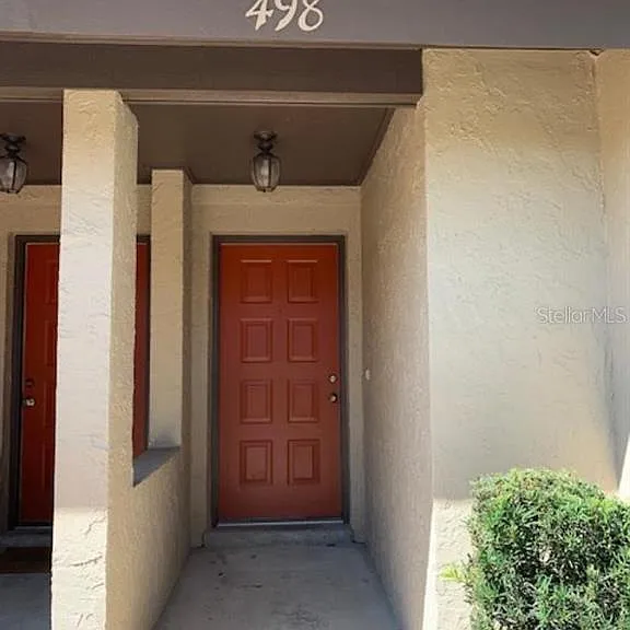 498 Club Dr — Photo 2
