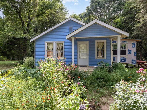 1110 Wall St, Statesville, NC 28677