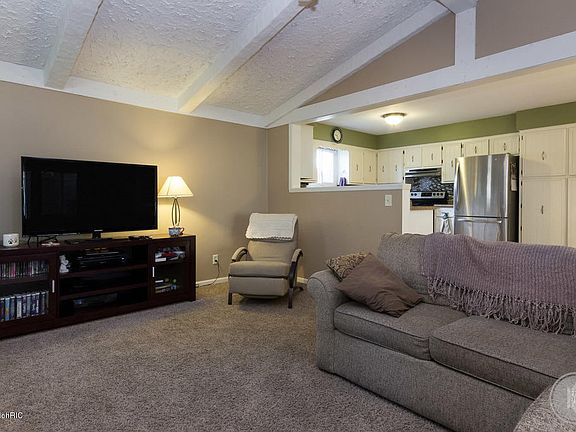 5th image of 3327 Shoshone Dr SW