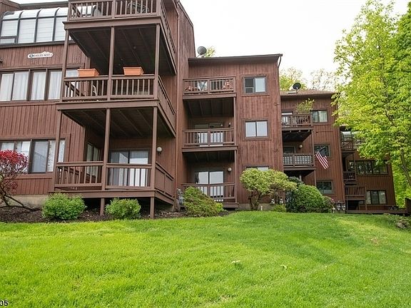 2nd image of 5 Eagle Nest Dr Unit 3