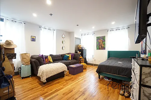 147 Utica Ave #4A Photo 1