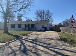 642 Lawndale Dr, Greenwood, IN 46142