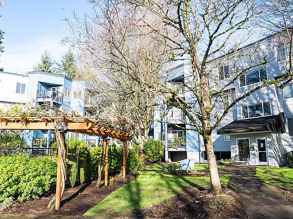 3rd image of 8720 SW Tualatin Rd APT 206