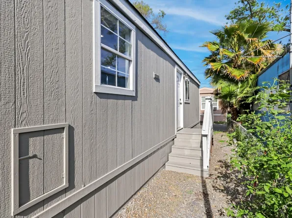 4959 Almond Tree Ln, North Highlands, CA 95660