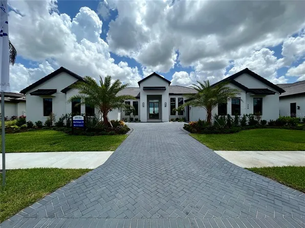 258 Crystal Waters Dr, Sarasota, FL 34240