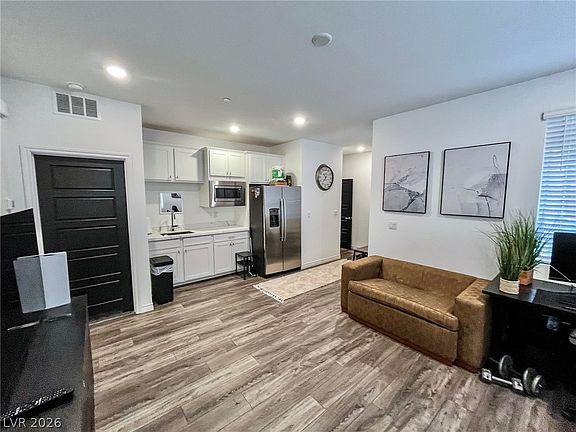 4th image of 1288 Ventura Cliffs Ave