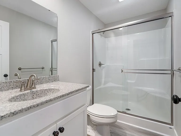 1120 N Clay Ave — Photo 15