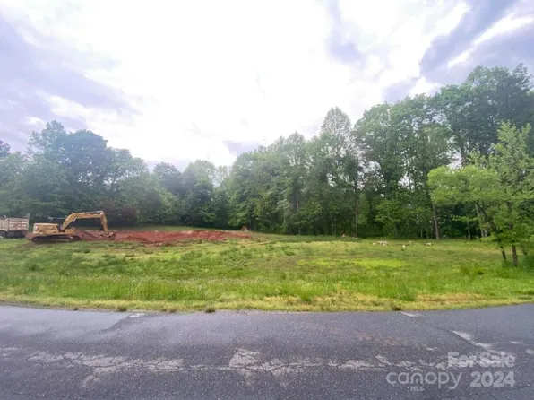 6054 Willowbottom Rd #1, Hickory, NC 28602