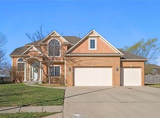8822 N Farley Ave, Kansas City, MO 64157