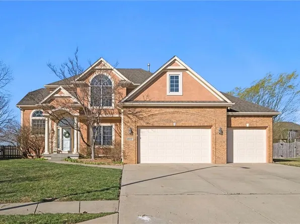 8822 N Farley Ave, Kansas City, MO 64157