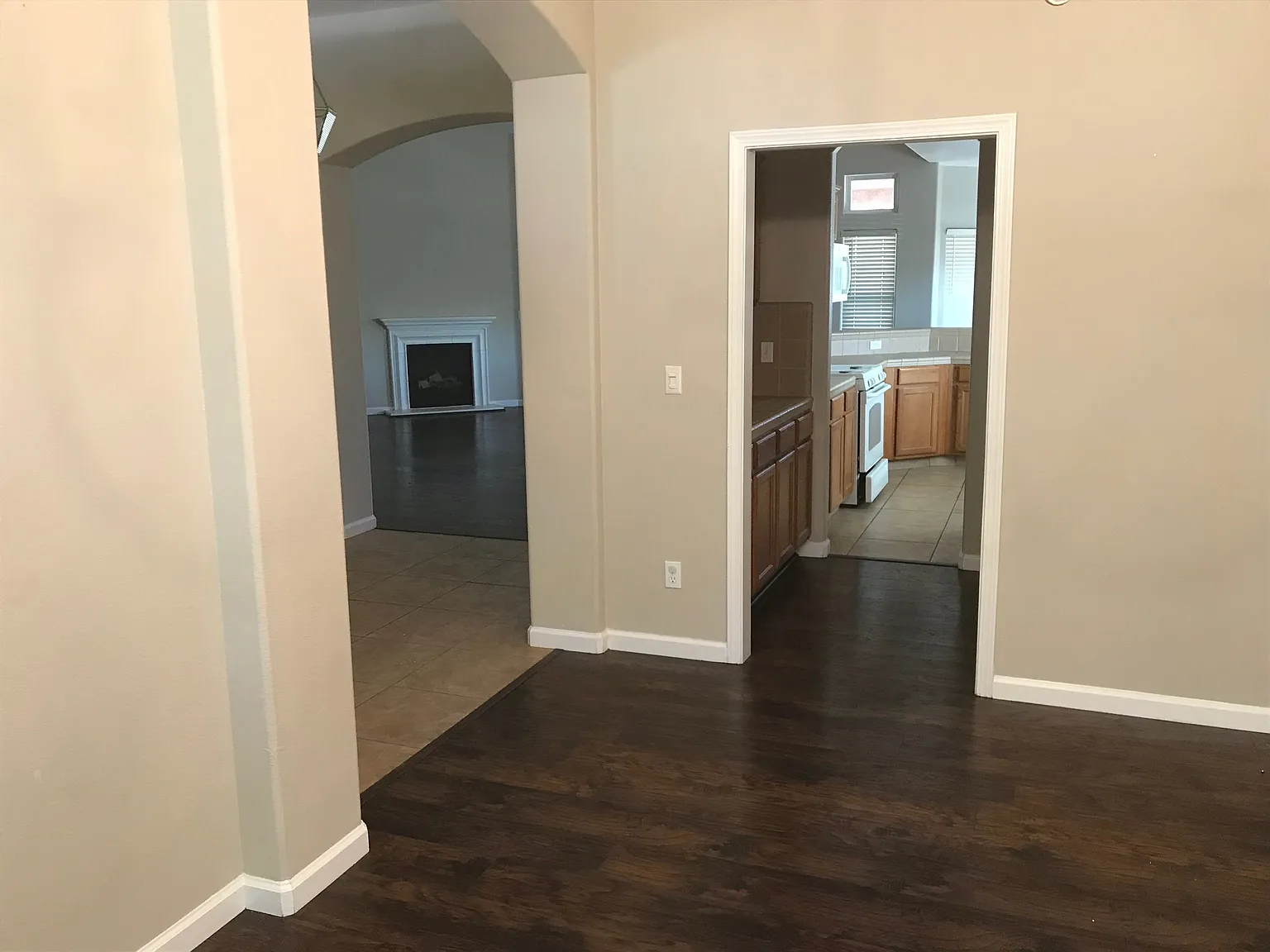 4 bed, 2.0 bath, 2354 sqft, $2,495 — Photo 4