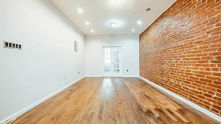 Rented by Nooklyn NYC LLC | media 15