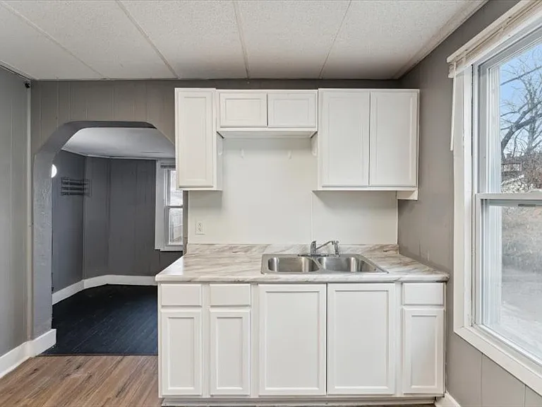 4002 Ardmore Ave — Photo 12